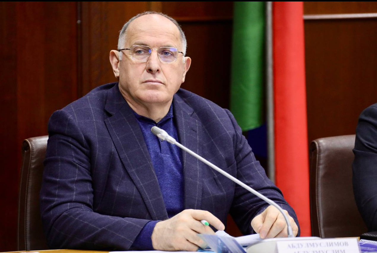 Абдулмуслим Абдулмуслимов поздравил дагестанскую молодёжь с Днём российского студенчества