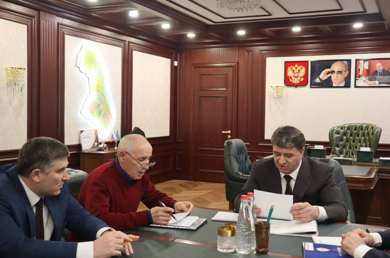 Джамбулат Салавов провел личный приём граждан