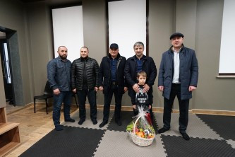 Сотрудники Минтранса РД принимают участие в акции «Ёлка желаний» и делают новогодние мечты детей реальностью