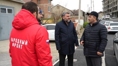 Народные контролеры в Дагестане проверили улицу после ремонта дороги