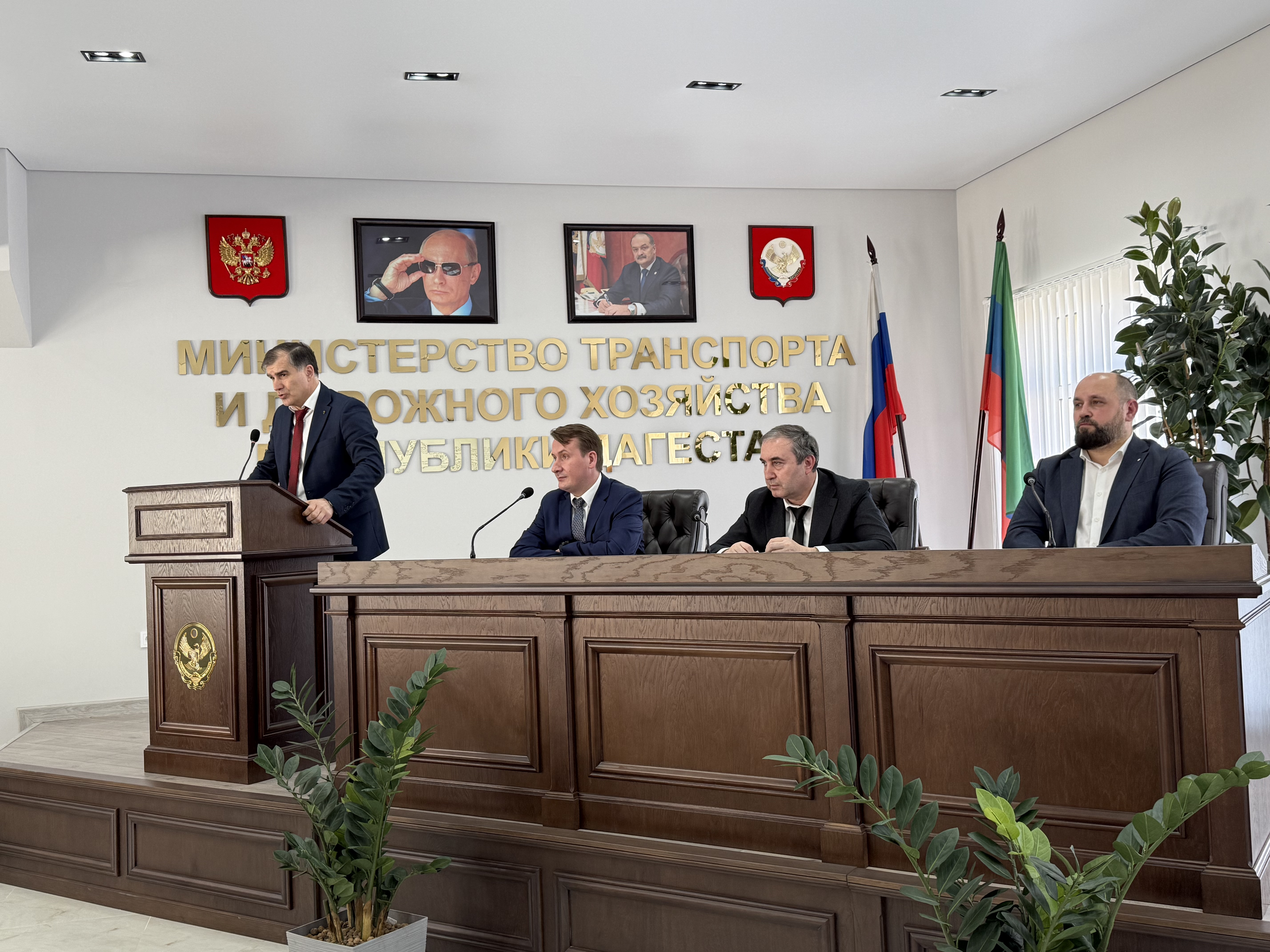 Совещание по внедрению безналичной оплаты проезда в общественном транспорте Республики Дагестан