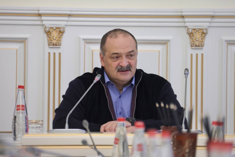 Сергей Меликов поручил усилить профилактику дорожно-транспортных происшествий в Дагестане