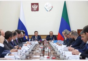 Джамбулат Салавов принял участие в стратегической сессии по развитию Каспийского прибрежного кластера под руководством Александра Новака