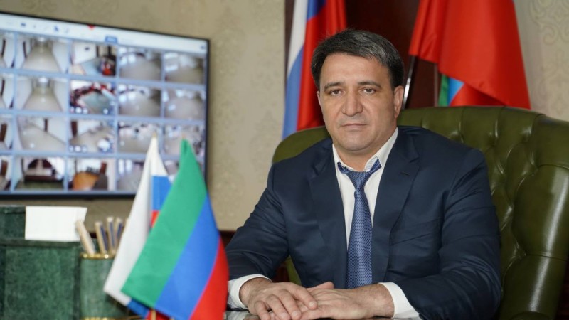 Джамбулат Салавов поздравил дорожников с профессиональным праздником