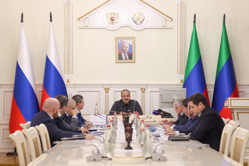 Джамбулат Салавов принял участие в совещании по развитию дорожно-транспортного комплекса Дагестана