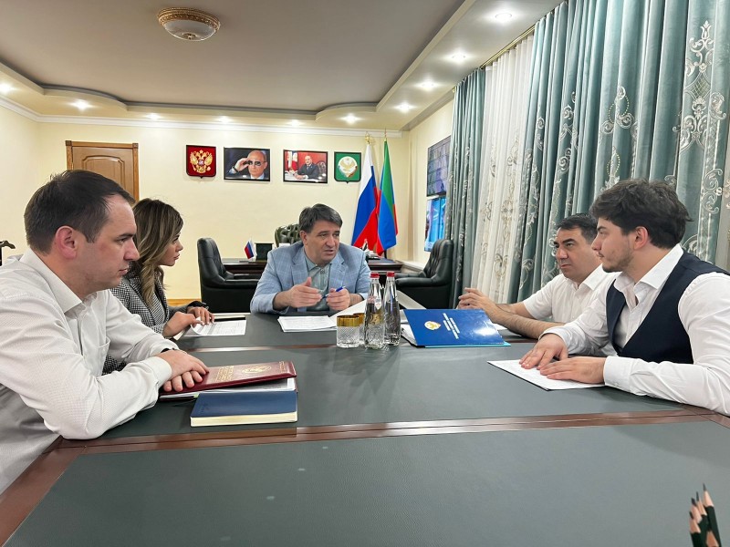 В Минтрансе РД прошла встреча с представителями Молодежного парламента.