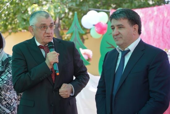 Джамбулат Салавов поздравил с Днем защиты детей подопечных социально-реабилитационного центра для несовершеннолетних в Кизилюрте