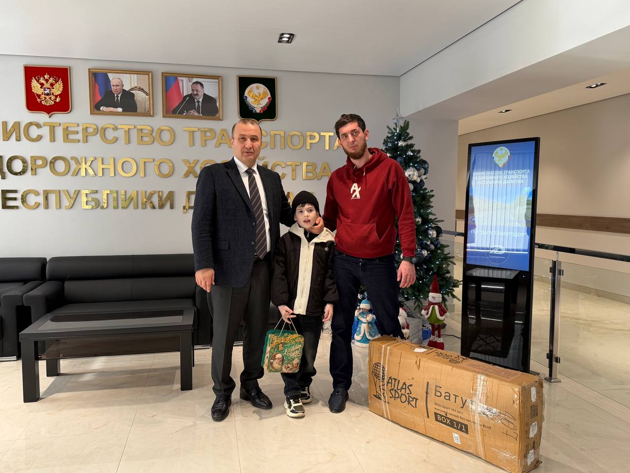 Магомед Тагиров исполнил новогоднее желание ребенка в канун Нового года