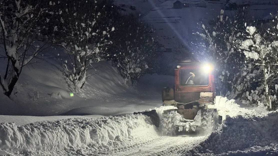 Дорожники Дагестана продолжают работы по благоустройству дорог