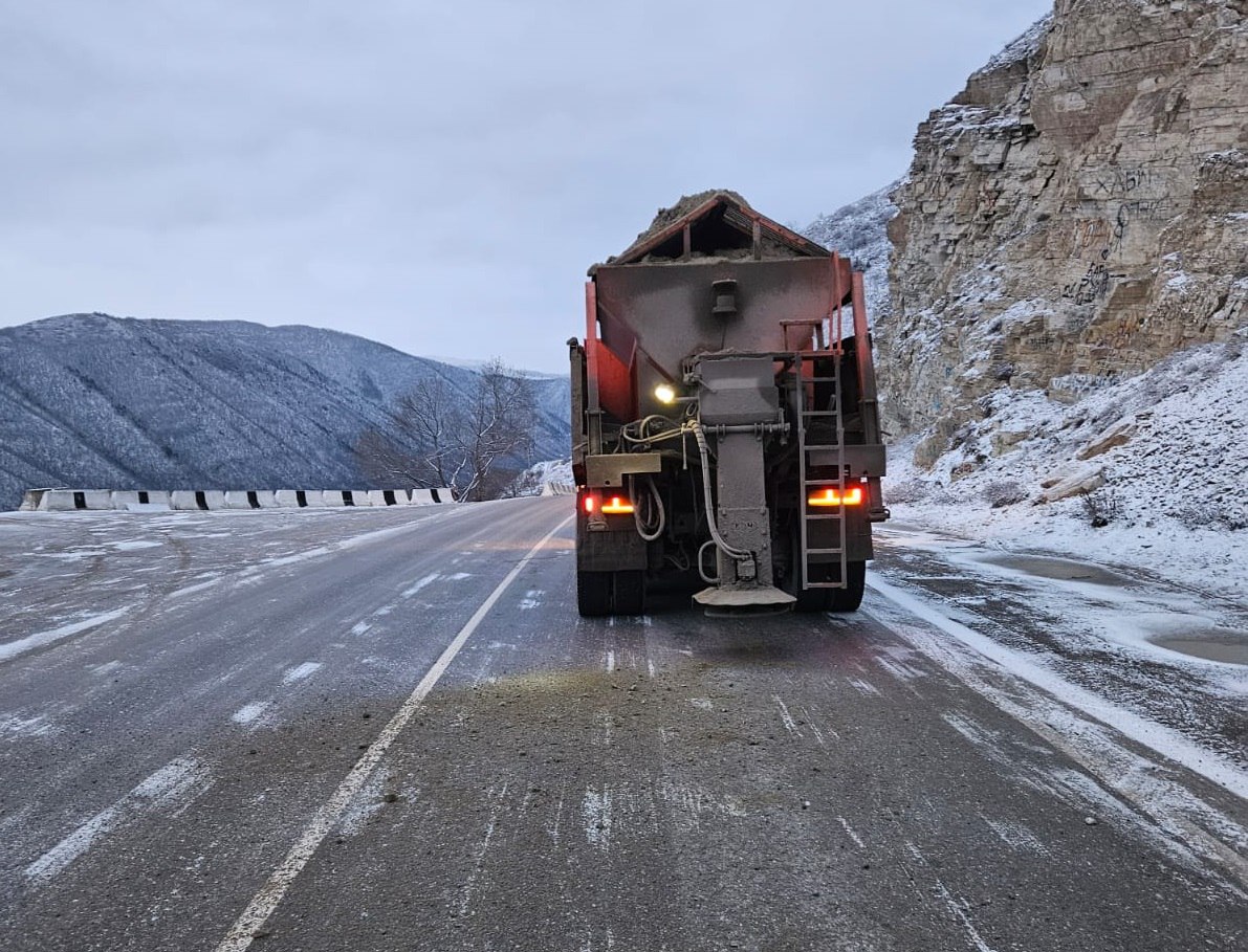 Дорожные службы в Дагестане переведены на круглосуточный усиленный режим работы