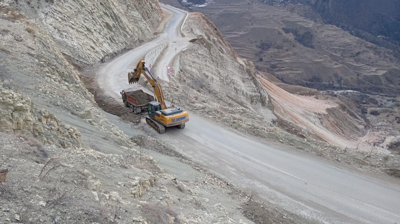 Дорожники Дагестана продолжают работы по содержанию и благоустройству дорог