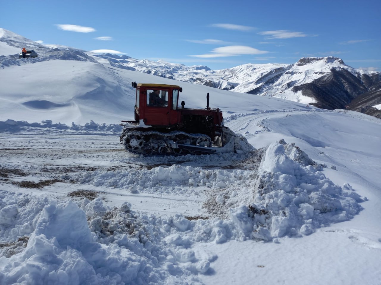 Дорожники Дагестана продолжают работы по содержанию и благоустройству дорог