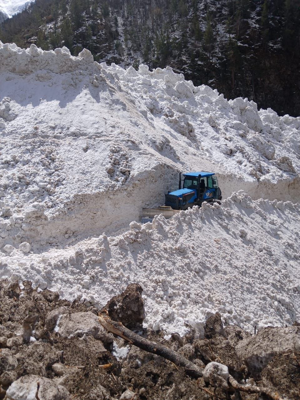 В Дагестане ежедневно ликвидируют последствия стихии на дорогах республики