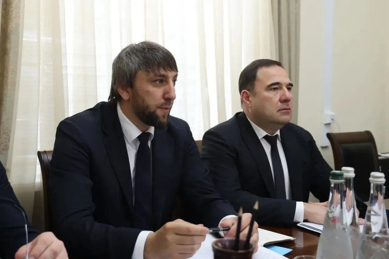 Арсланбек Алибеков принял участие в личном приеме граждан врио Главы Дагестана Федора Щукина