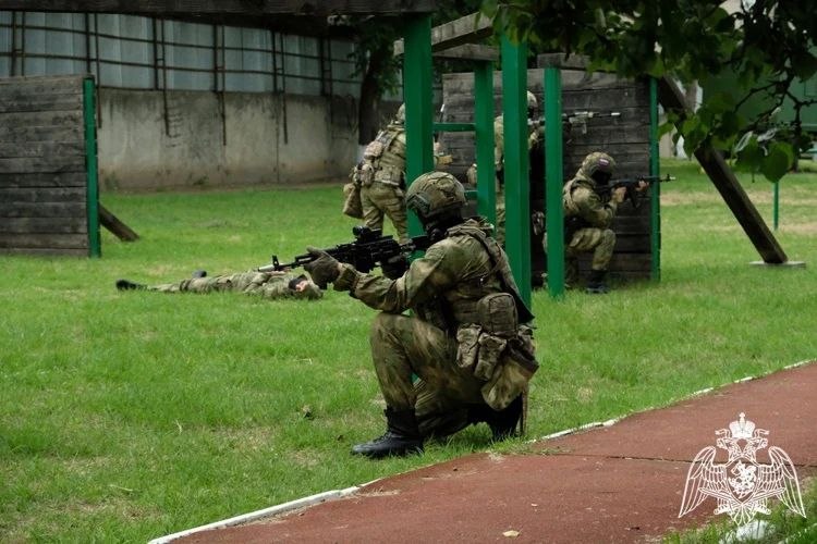 Арсланбек Алибеков поздравил  бойцов и ветеранов ОМОН «Горец» с юбилеем создания отряда