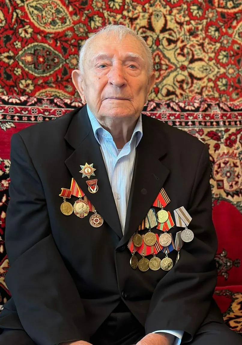Джамбулат Гаджиев поздравил Юрия Петрухина с днём рождения