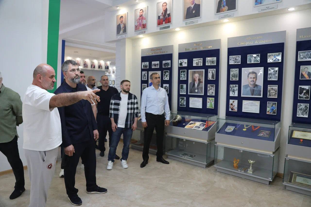 Джамбулат Гаджиев посетил Музей спортивной славы Дагестана