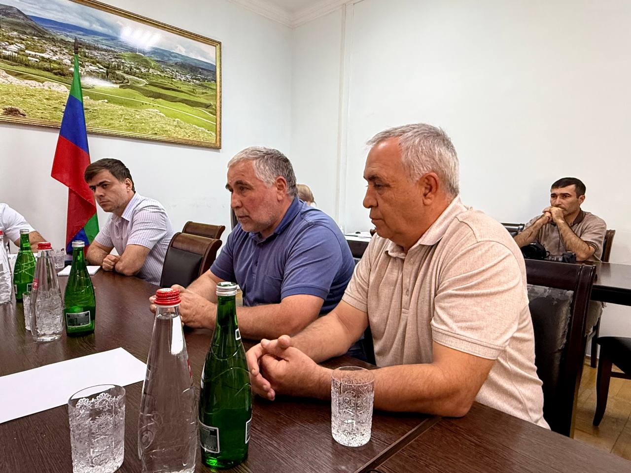 Нариман Батырбиев провел выездной прием граждан в Карабудахкентском районе