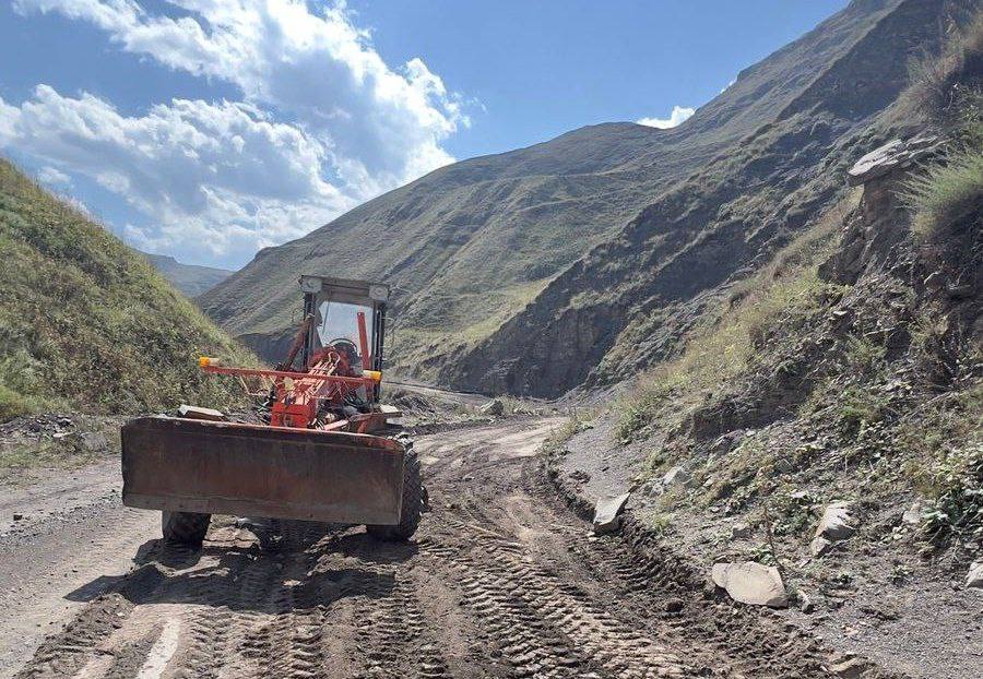 ️Дорожники Дагестана продолжают работы по благоустройству дорог