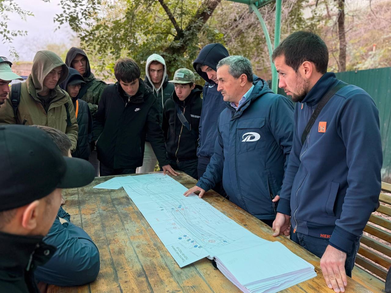 Общественный выезд на стройплощадку подъездной автомобильной дороги к Махачкалинскому морскому торговому порту