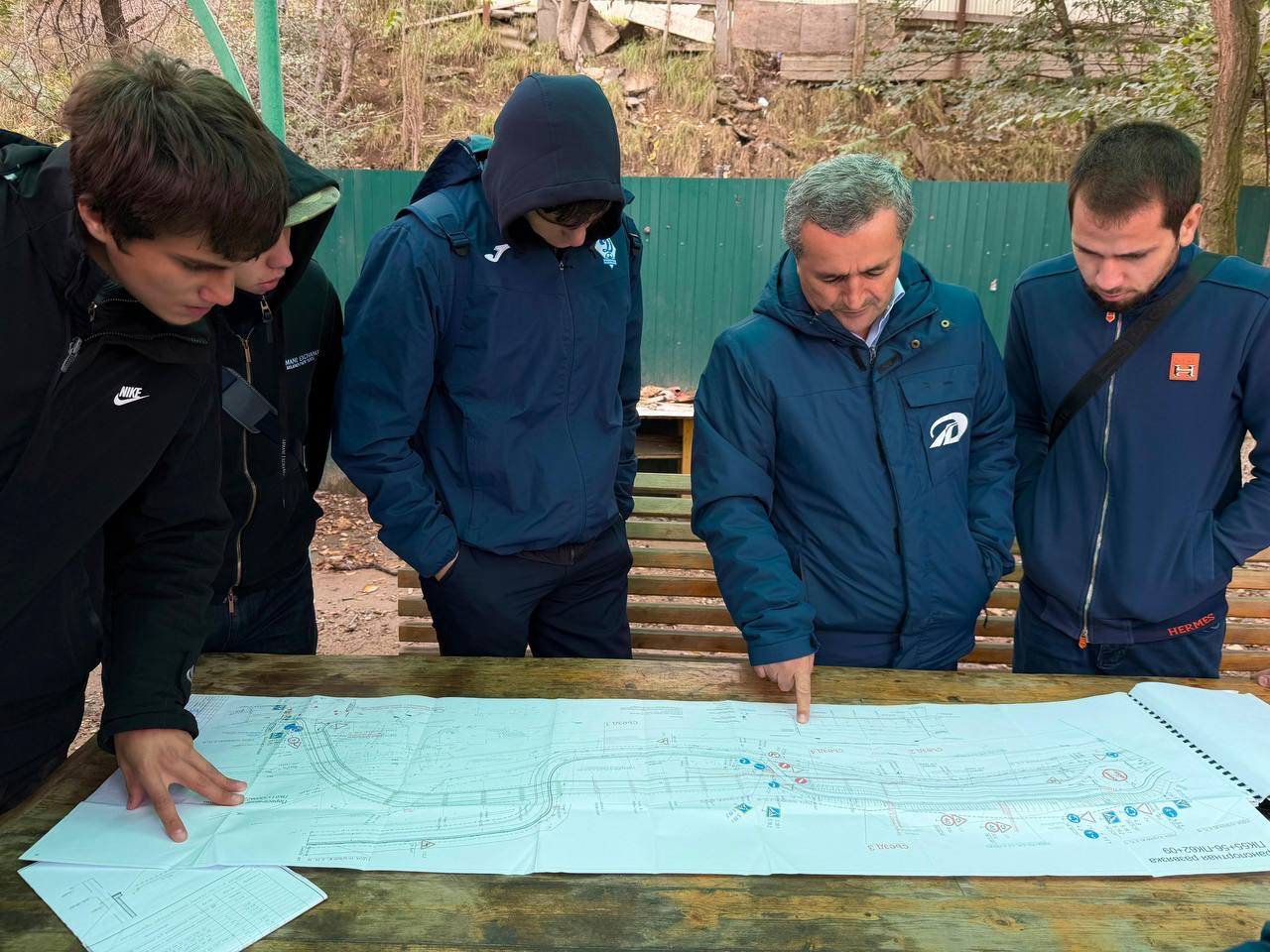 Общественный выезд на стройплощадку подъездной автомобильной дороги к Махачкалинскому морскому торговому порту