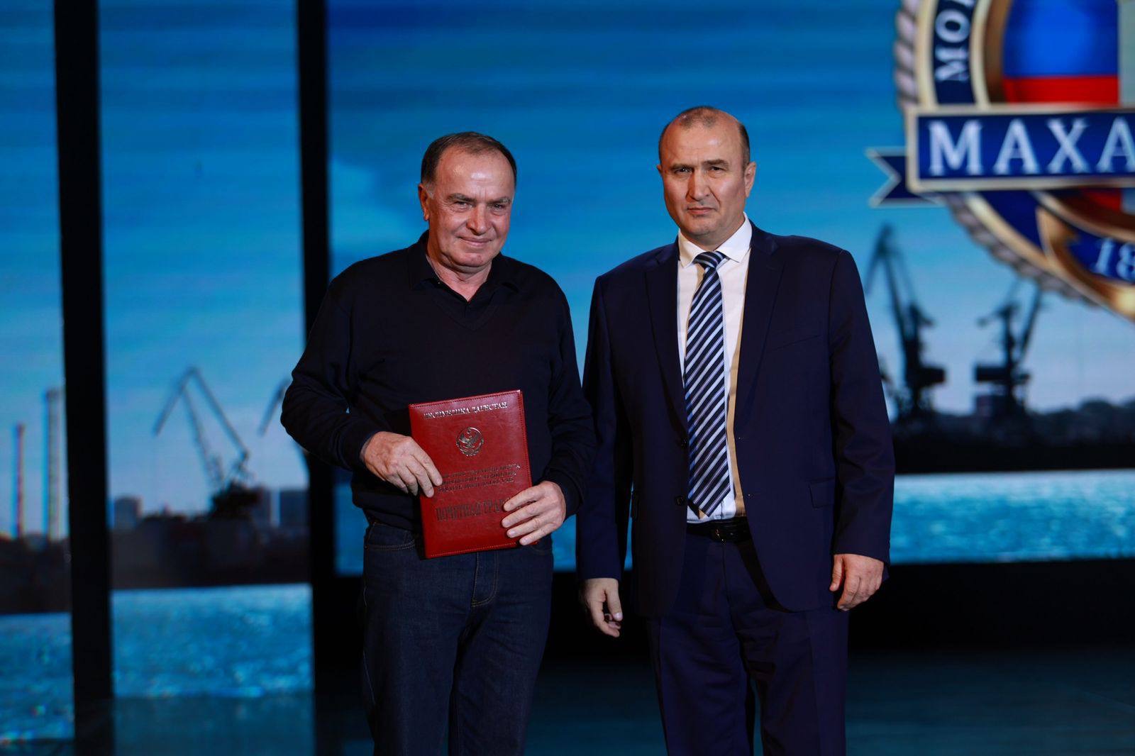 Магомед Тагиров отметил высокий профессионализм работников и ветеранов Махачкалинского морского порта