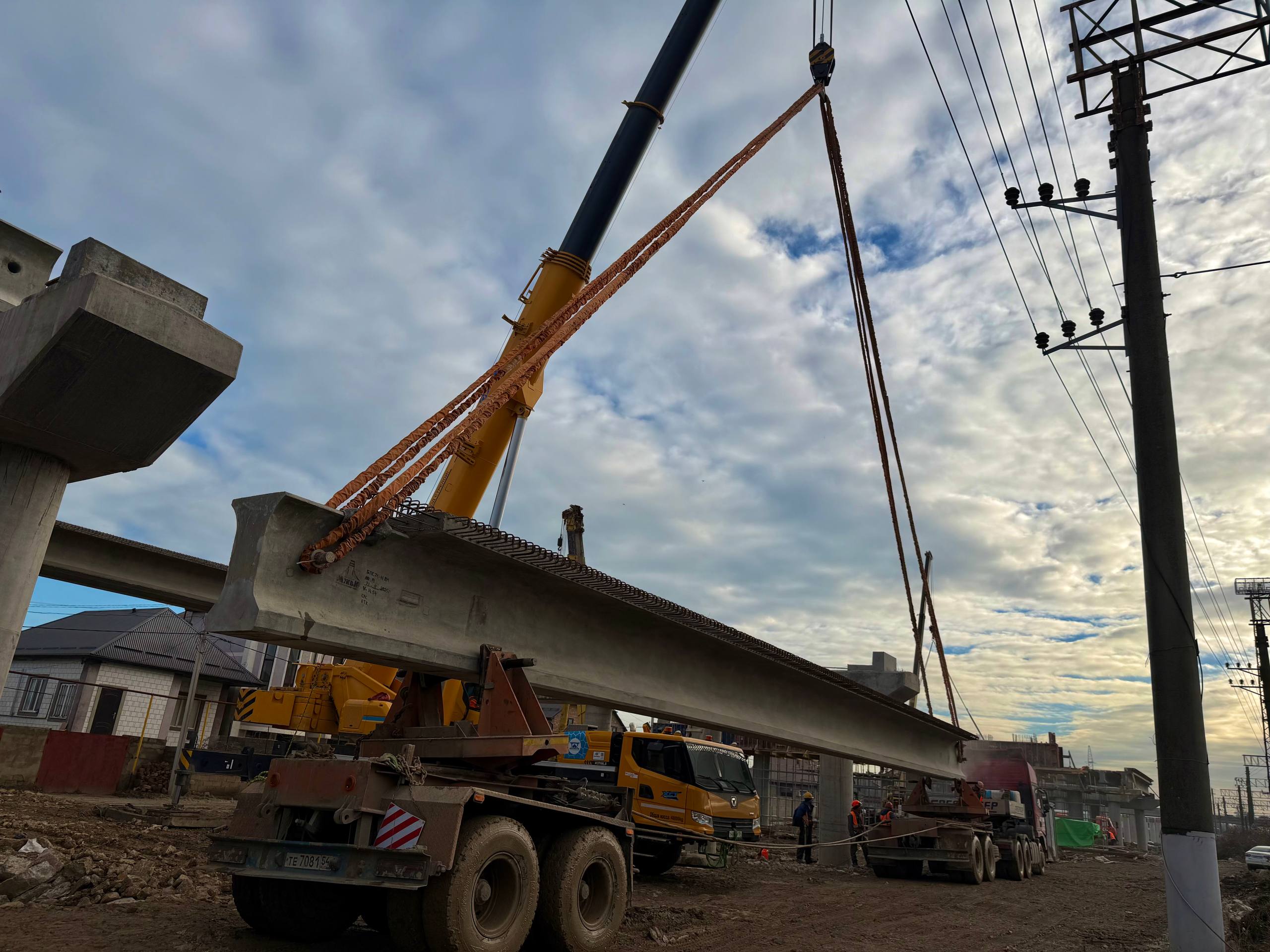 Комиссия на стройплощадке подъездной дороги к Махачкалинскому морскому порту