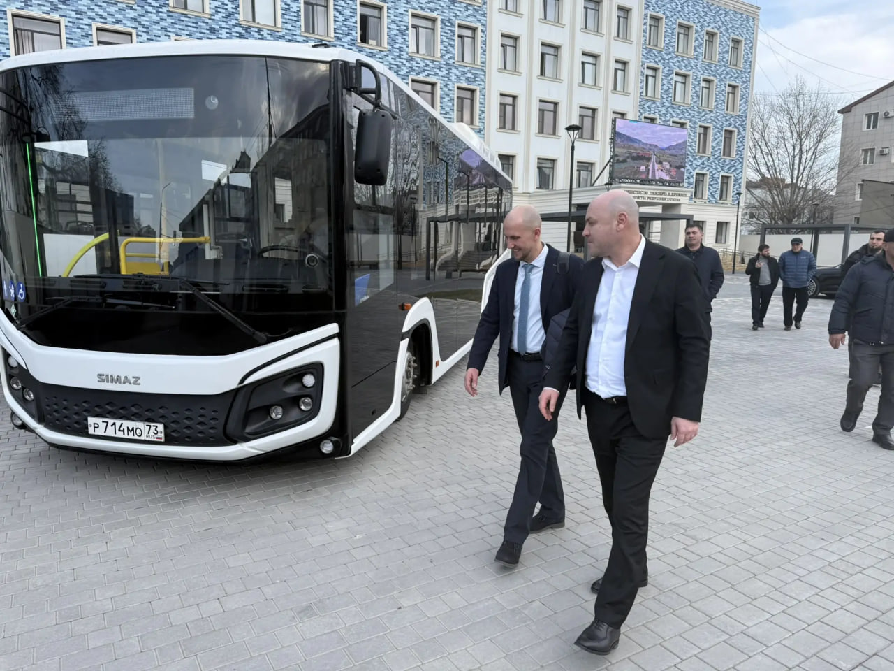 В Дагестане представили новые российские автобусы на газовом топливе