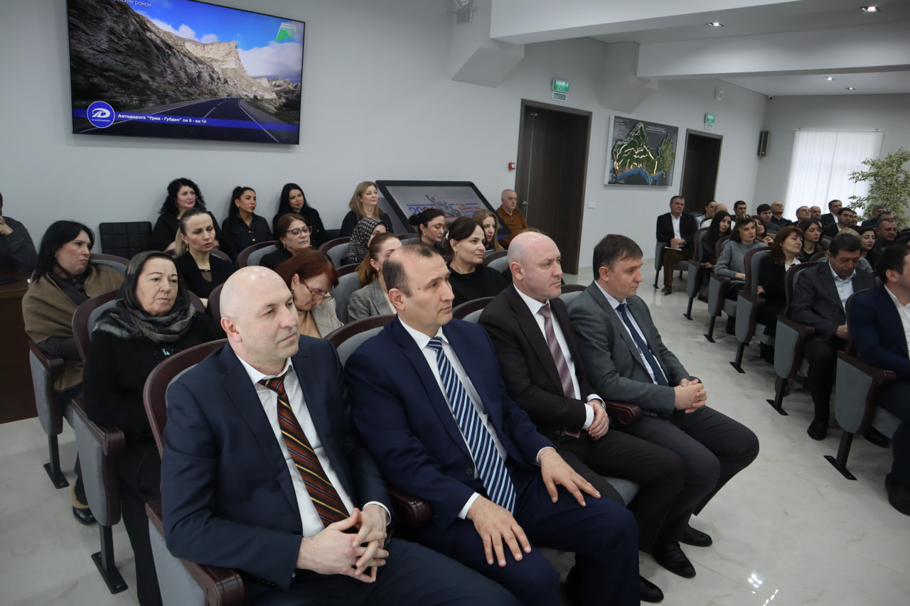 Коллективу Минтранса Дагестана представили нового руководителя