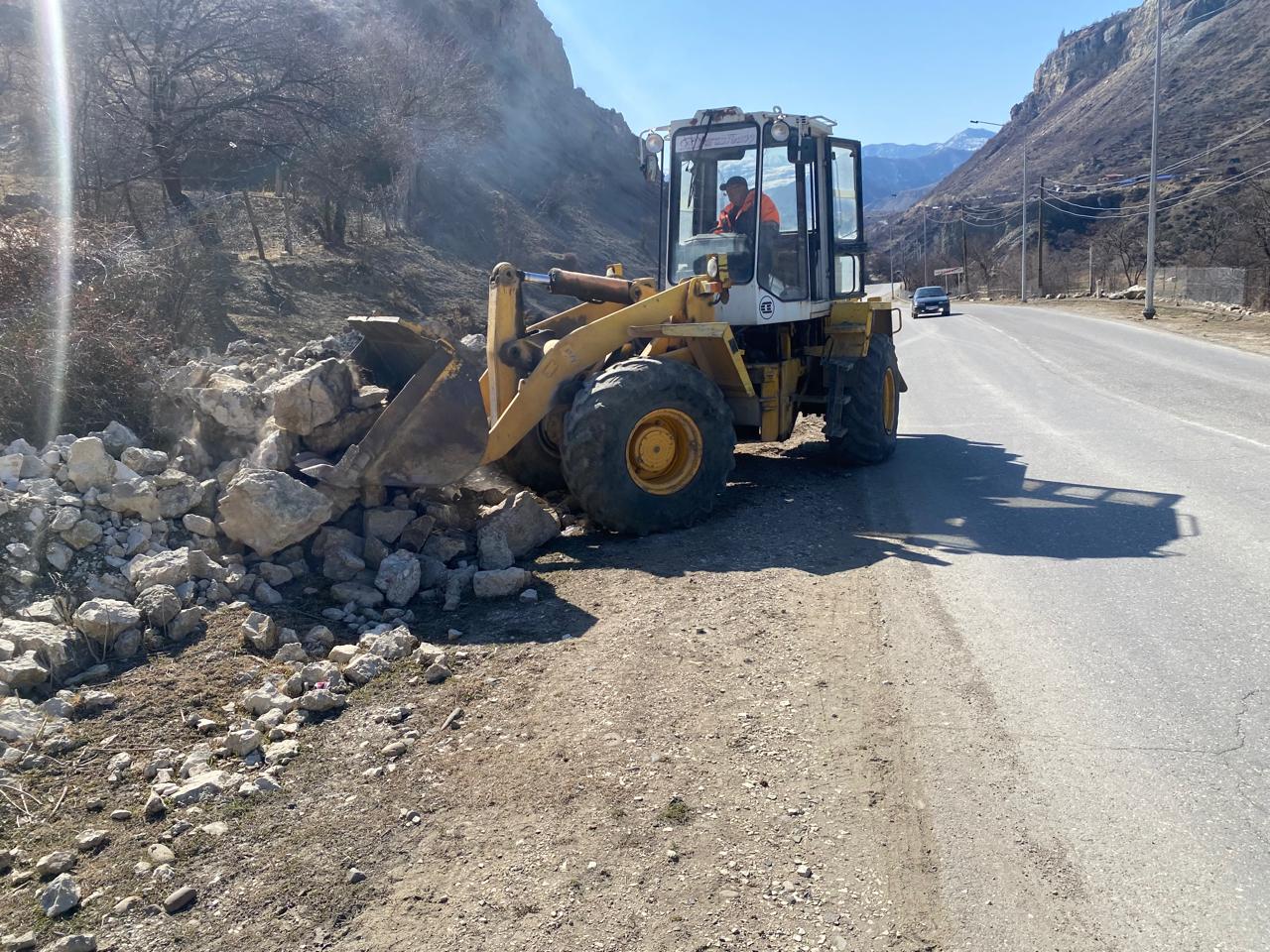 Дорожники Дагестана продолжают работы по содержанию и благоустройству дорог