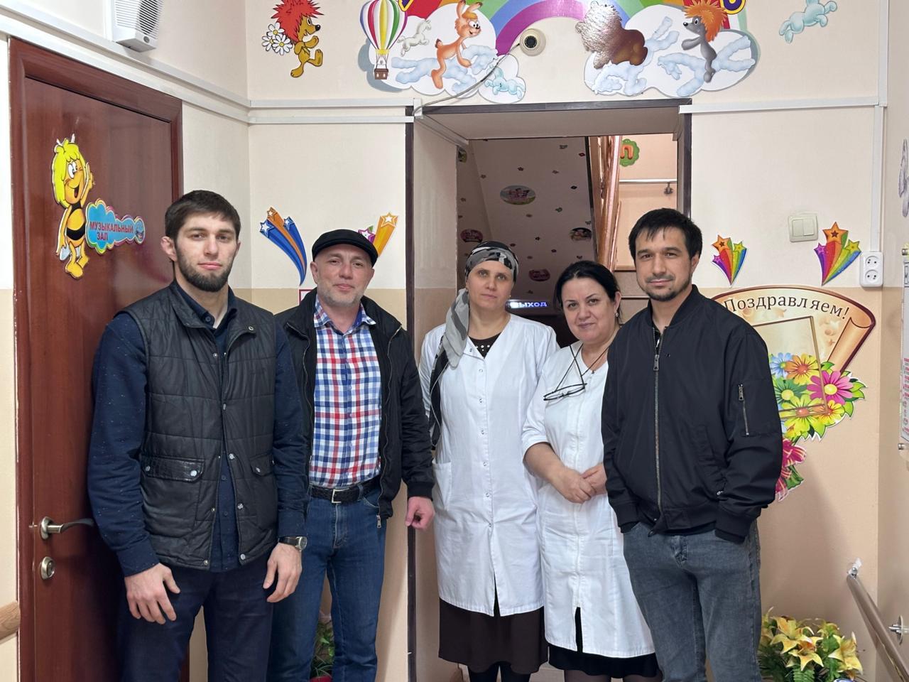 Специалисты ЦОДД Дагестана доставили питьевую воду в детские сады Махачкалы в рамках благотворительной акции