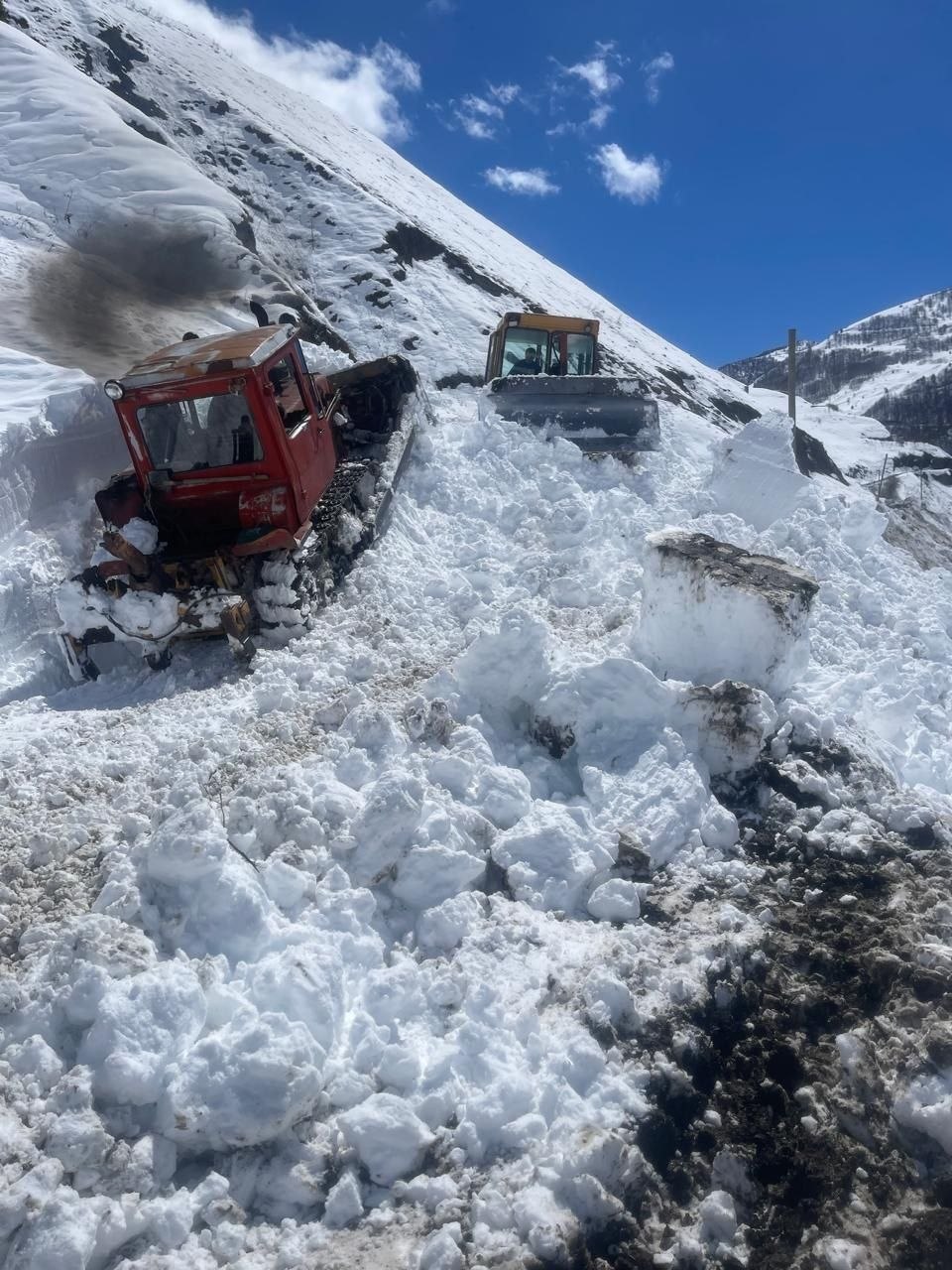 В Дагестане ежедневно ликвидируют последствия стихии на дорогах республики