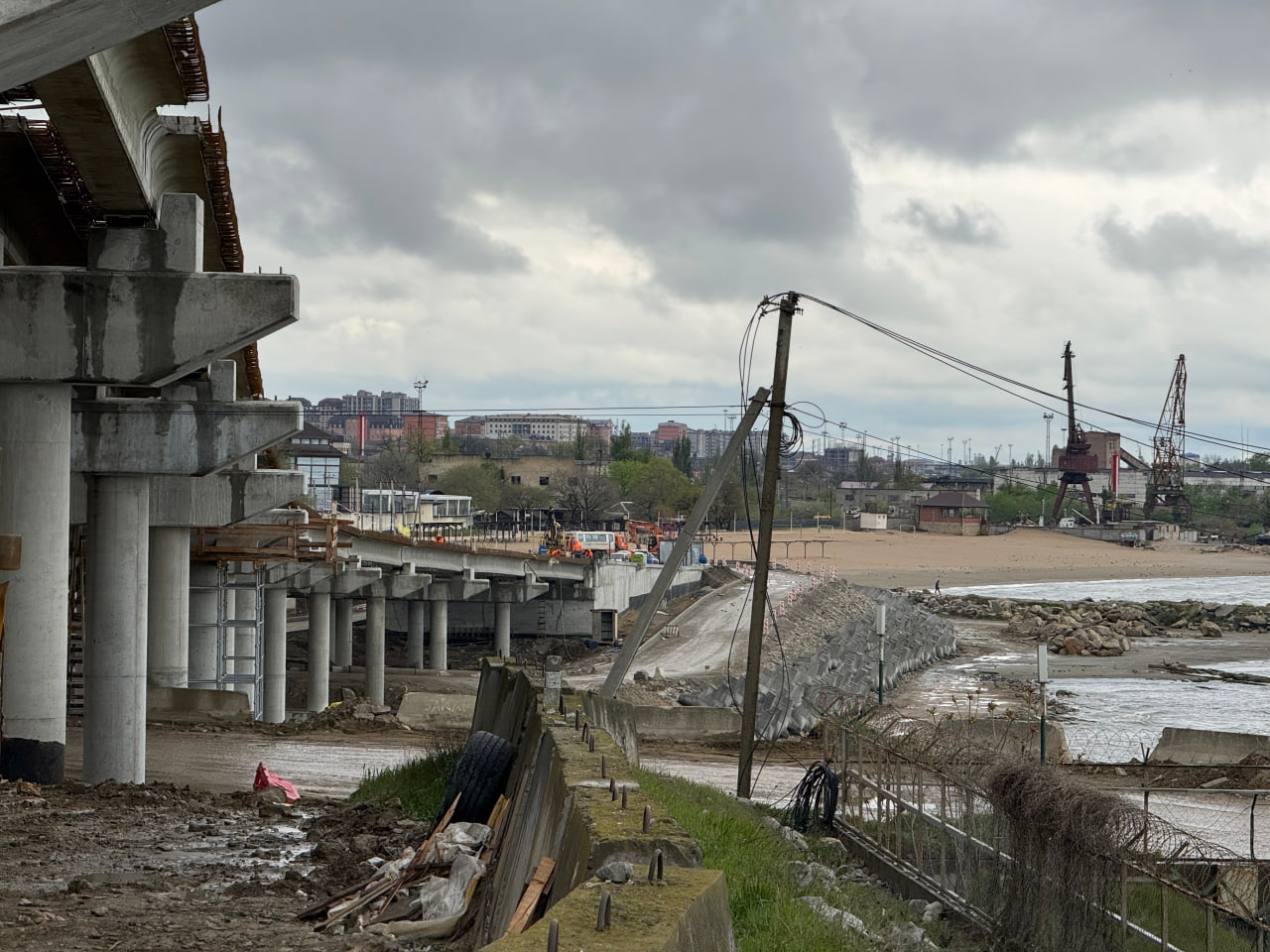 Студенты АДК побывали на строительстве подъездной дороги к Махачкалинскому порту