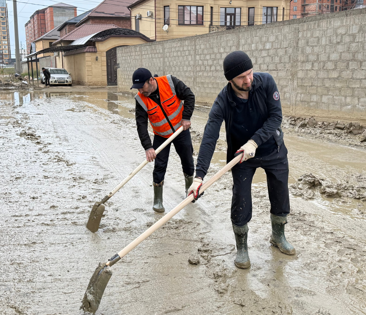 Арсланбек Алибеков рассказал об участии Минтранса РД в общероссийском субботнике