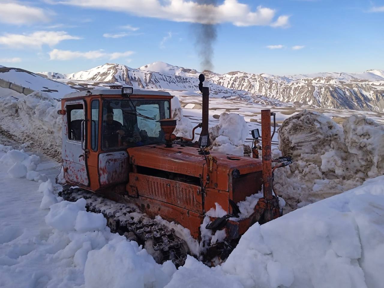 Арсланбек Алибеков подвёл итоги работы транспорта и дорожного хозяйства Дагестана за месяц после начала стихии