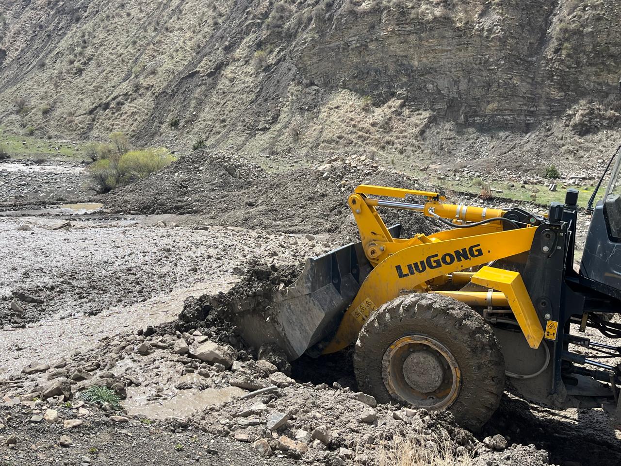 Арсланбек Алибеков подвёл итоги работы транспорта и дорожного хозяйства Дагестана за месяц после начала стихии