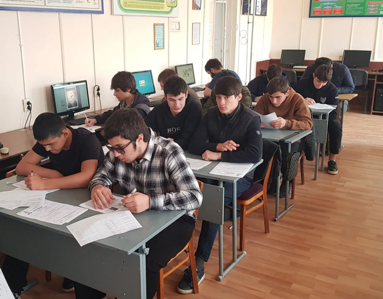 Студенты ДСК Хасавюрта приняли участие в «Диктанте Победы»