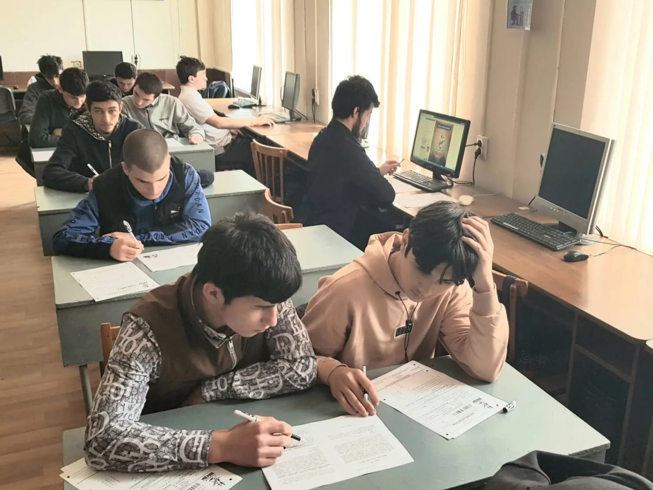 Студенты ДСК Хасавюрта приняли участие в «Диктанте Победы»