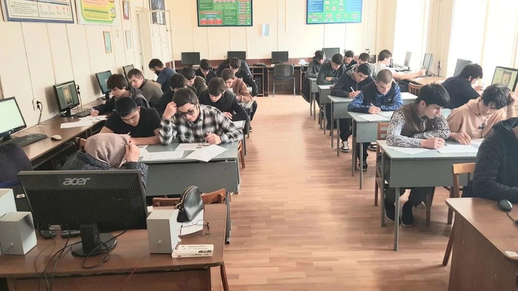 Студенты ДСК Хасавюрта приняли участие в «Диктанте Победы»